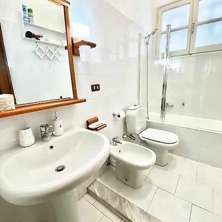 Ca Del Mare - Free Parking